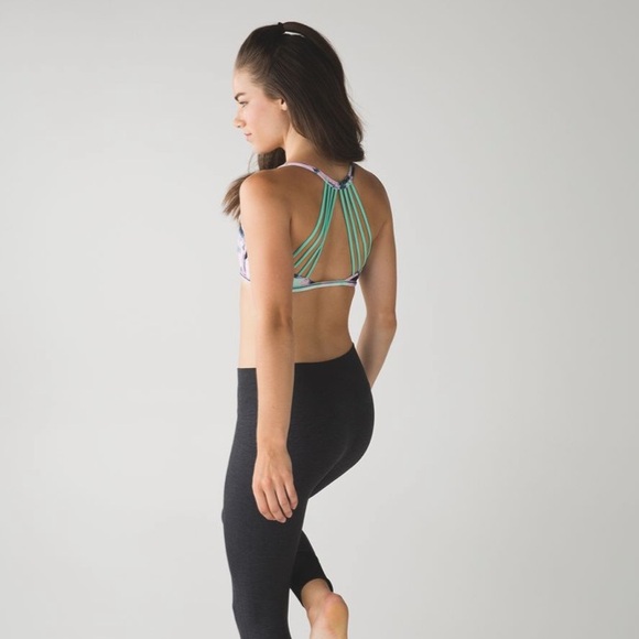 Lululemon Lighten Up Bra in Clouded Dreams Multicolor - Picture 5 of 8